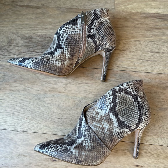 Jessica Simpson Layra Snakeskin Bootie Heels Size 6.5 - Picture 2 of 5